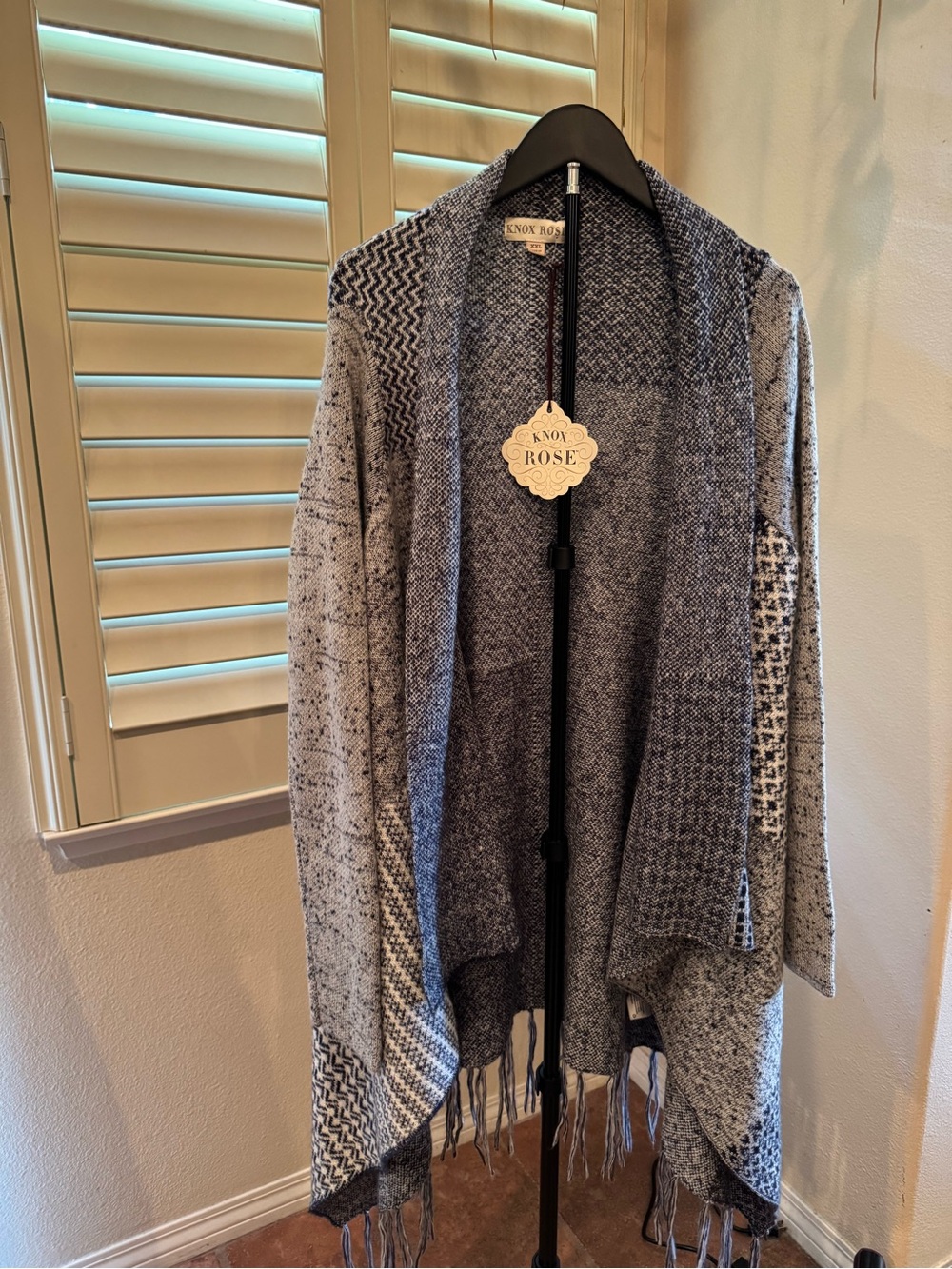 Knox Rose Navy & Gray Open-Front Fringe Shawl Cardigan
